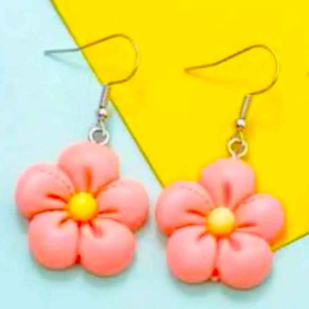 Cute flower earrings